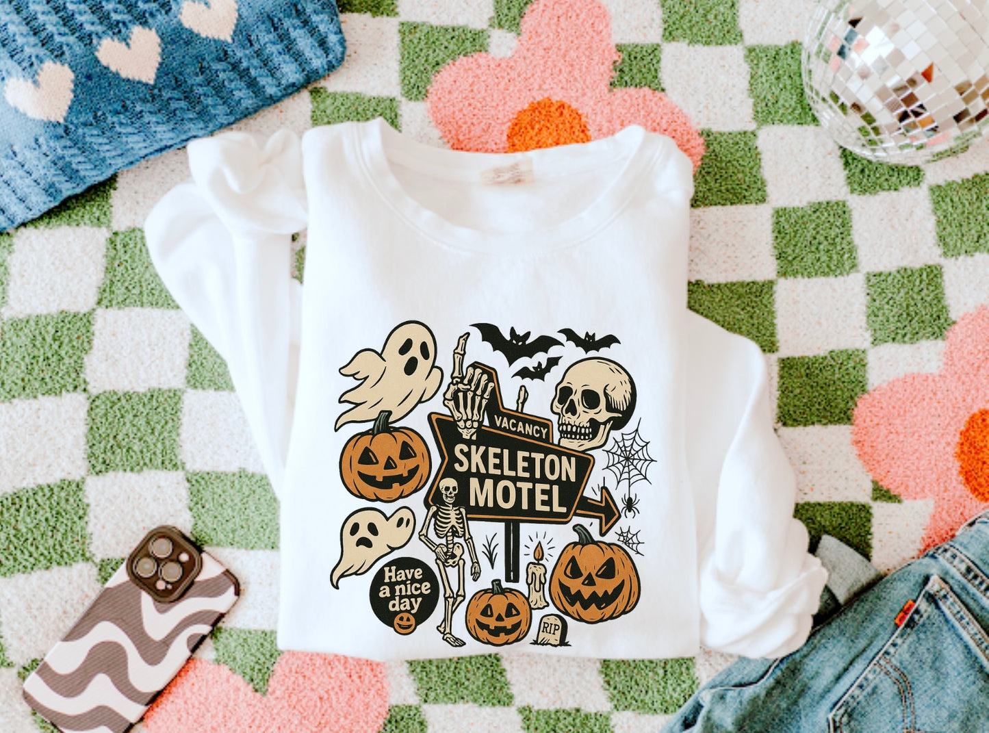 Skelton Inn Women’s Crewneck