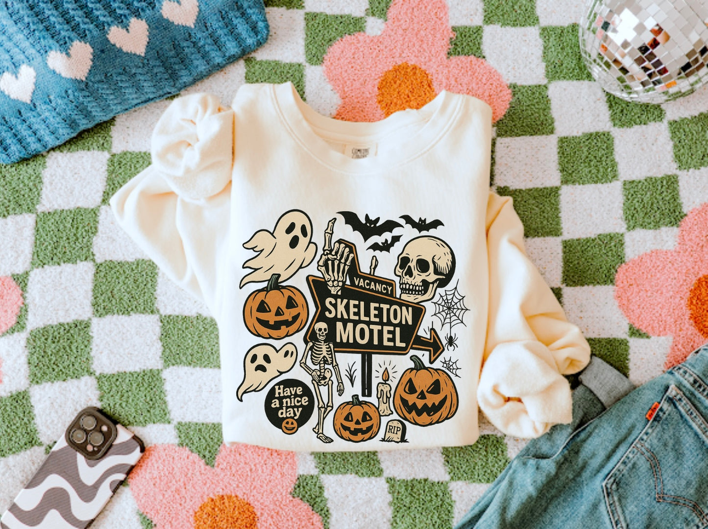 Skelton Inn Women’s Crewneck