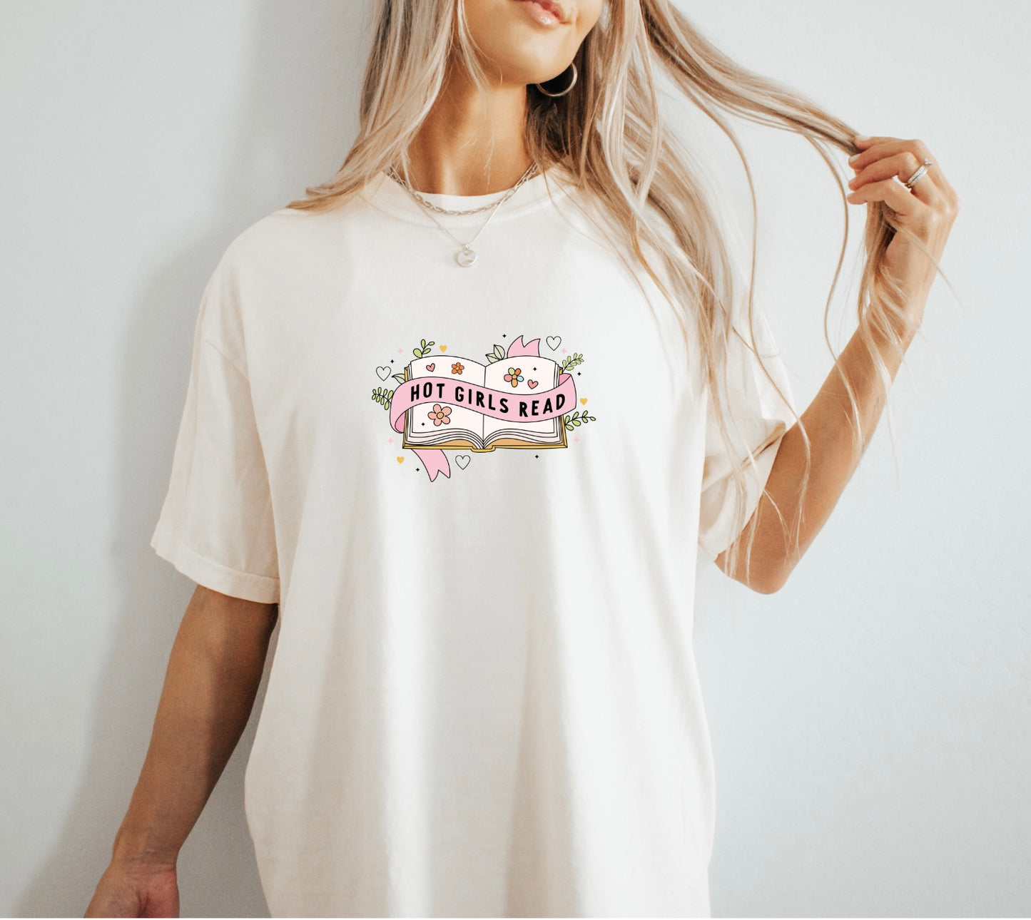 Hot Girls Read Tee