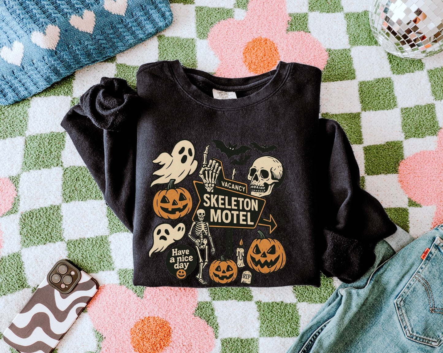 Skelton Inn Women’s Crewneck