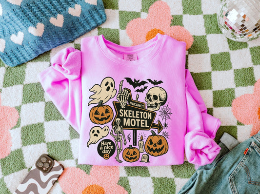 Skelton Inn Women’s Crewneck